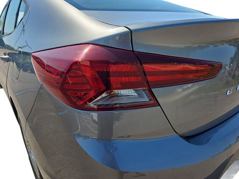 Used 2019 Hyundai Elantra SEL FWD image 30