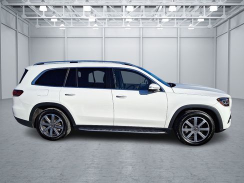 Used 2023 Mercedes-Benz GLS 450 4MATIC image 7