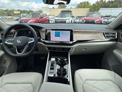 New 2026 Volkswagen Atlas SE FWD image 18