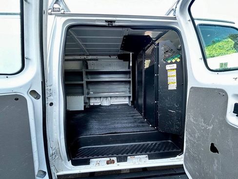 Used 2014 Ford E-250 and Econoline 250 w/ Power Group RWD image 16