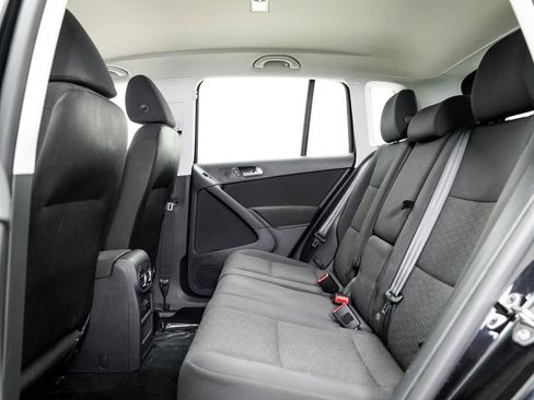 Used 2013 Volkswagen Tiguan S image 22