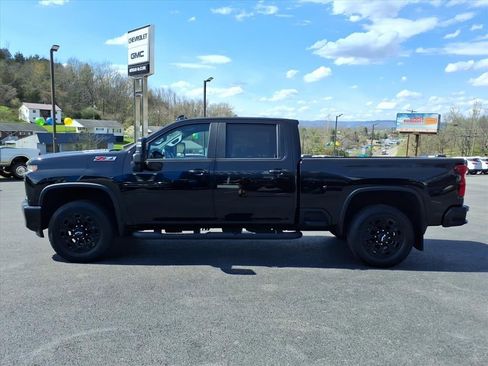 Used 2021 Chevrolet Silverado 2500 LTZ w/ LTZ Plus Package image 2