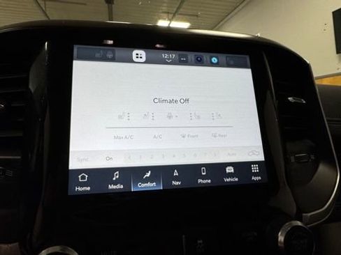 Used 2022 RAM 3500 Laramie image 10