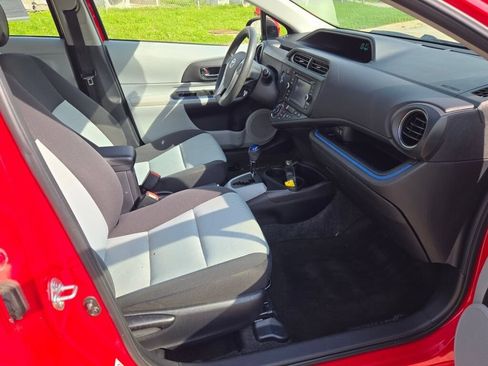Used 2013 Toyota Prius C Three FWD image 5
