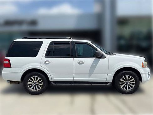 Used 2017 Ford Expedition XLT RWD image 8