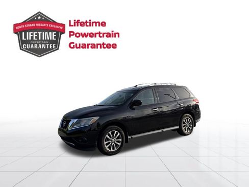 Used 2015 Nissan Pathfinder S FWD image 1