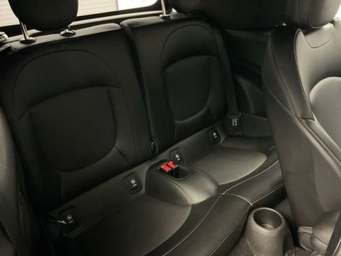 Used 2017 MINI Cooper S image 25