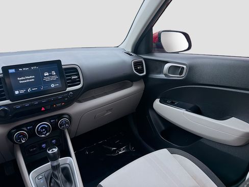 Used 2021 Hyundai Venue SEL FWD image 19