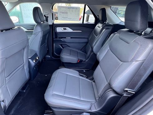 New 2026 Ford Explorer Active w/ Active Comfort Package image 17