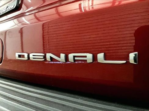 Used 2021 GMC Yukon XL Denali w/ Denali Premium Package AWD/4WD image 13