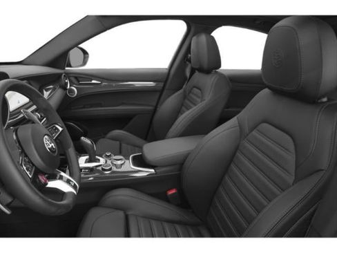 Used 2022 Alfa Romeo Stelvio Quadrifoglio w/ Active Assist Plus Package image 9