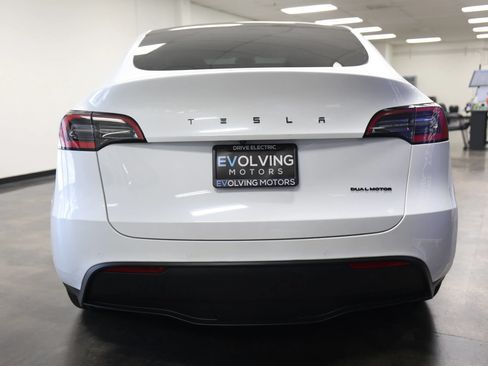 Used 2021 Tesla Model Y Long Range AWD/4WD image 8