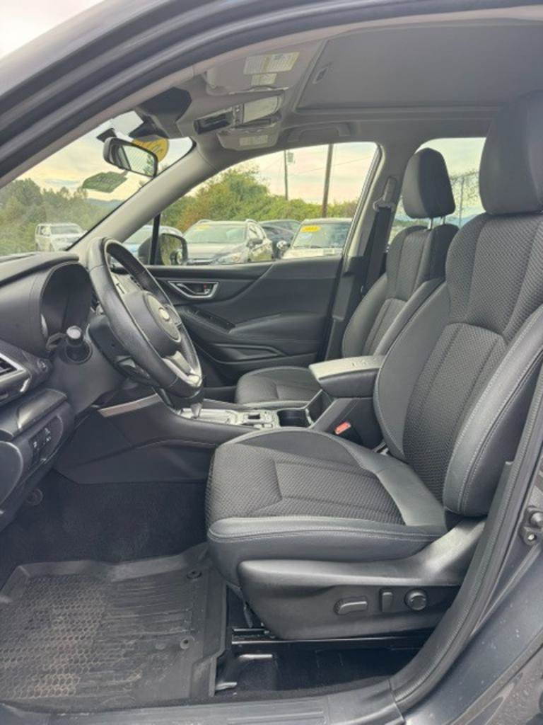 Used 2022 Subaru Forester Premium AWD/4WD image 7