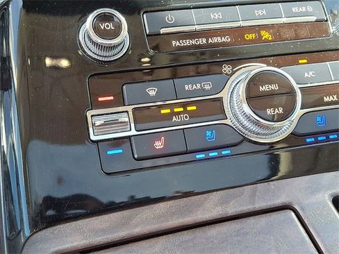 Used 2019 Lincoln Navigator Reserve image 21