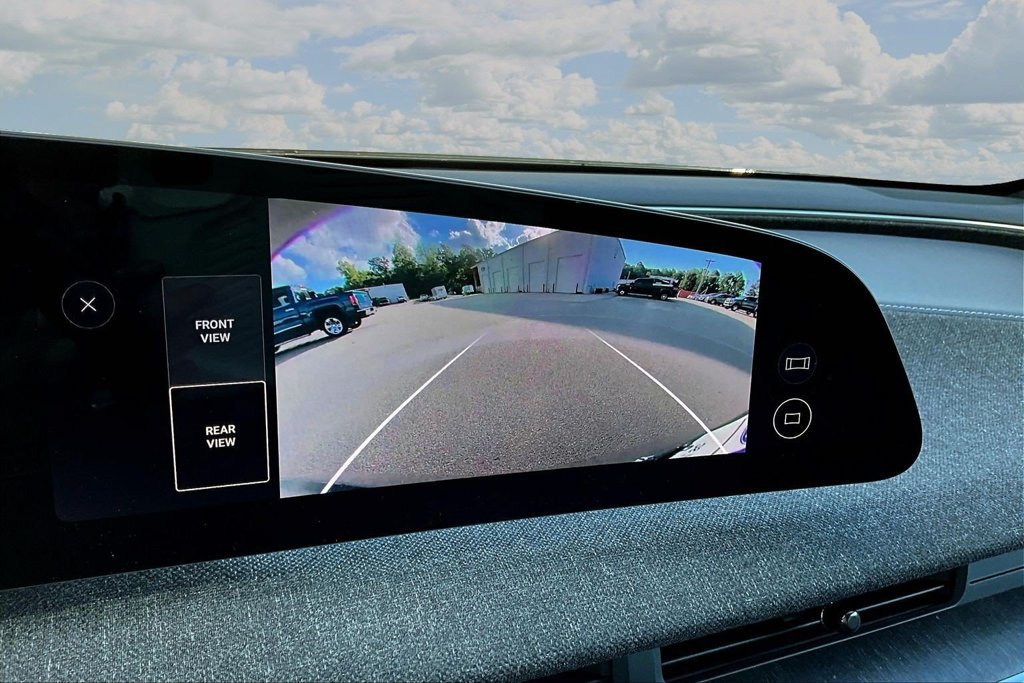 Used 2024 Lucid Air Pure RWD image 16