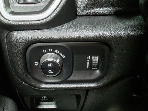 Used 2023 RAM 1500 Big Horn AWD/4WD image 40