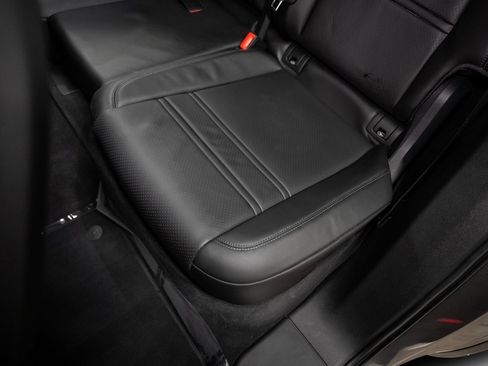 Used 2021 Porsche Cayenne Coupe image 35