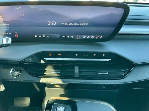 Used 2025 Buick Enclave Avenir w/ Super Cruise Package image 34