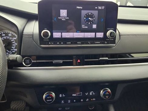 Used 2023 Mitsubishi Outlander ES FWD image 15