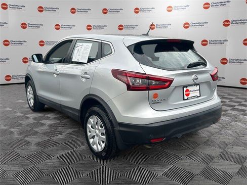 Used 2020 Nissan Rogue Sport S image 3