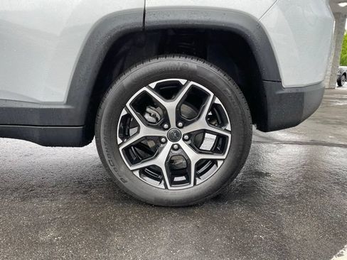Used 2025 Jeep Compass Limited AWD/4WD image 23