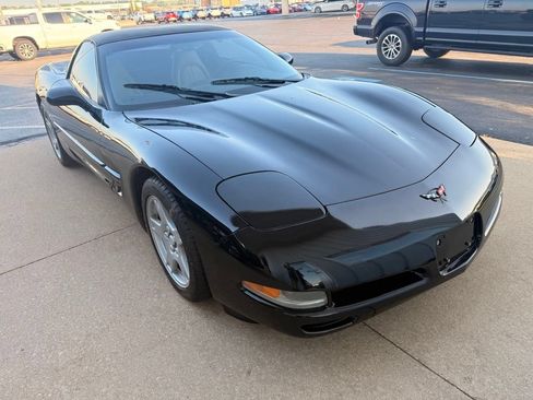Used 1998 Chevrolet Corvette Coupe w/ Roof Pkg RWD image 3