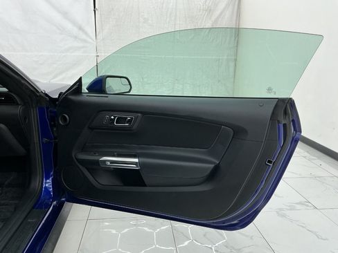 Used 2016 Ford Mustang Coupe RWD image 19