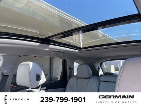 Used 2025 Acura MDX w/ Technology Package image 12