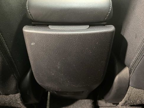 Used 2016 Toyota RAV4 Limited image 25