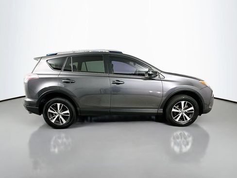 Used 2016 Toyota RAV4 XLE FWD image 9