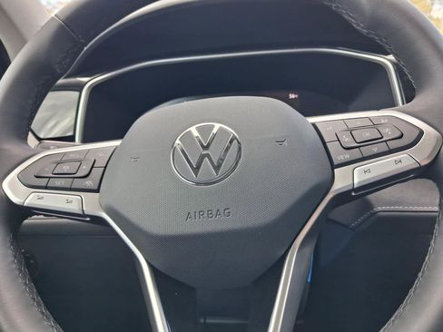 New 2026 Volkswagen Taos SE AWD/4WD image 21