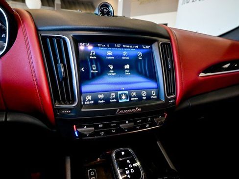 Used 2020 Maserati Levante image 37