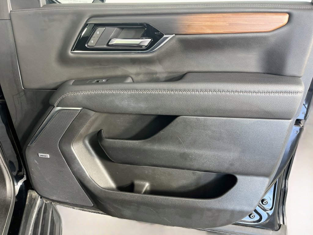 Used 2025 GMC Yukon Denali AWD/4WD image 35