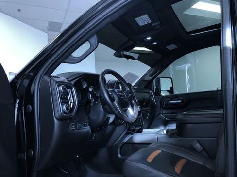 Used 2021 GMC Sierra 2500 AT4 w/ AT4 Premium Plus Package image 2