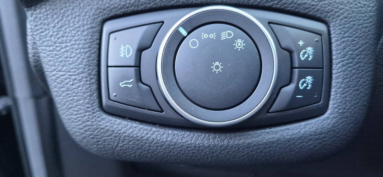 Used 2017 Ford Escape Titanium AWD/4WD image 14
