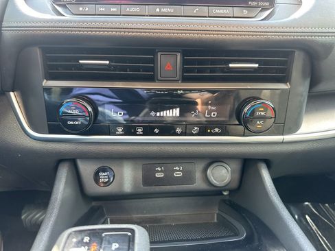 Used 2025 Nissan Rogue SV image 19