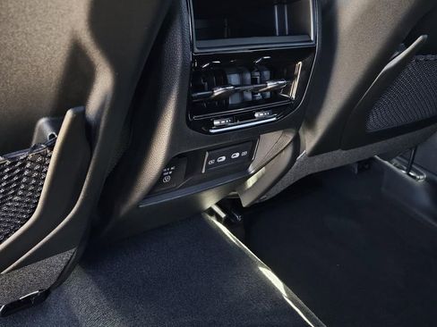 New 2026 Jeep Grand Cherokee Altitude image 12