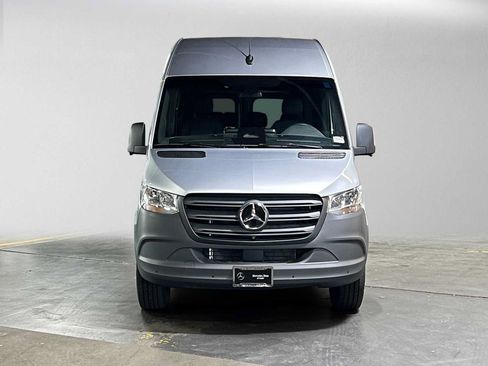 Used 2025 Mercedes-Benz Sprinter 2500 image 8