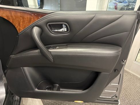 Used 2017 INFINITI QX80 4WD w/ Deluxe Technology Package image 49