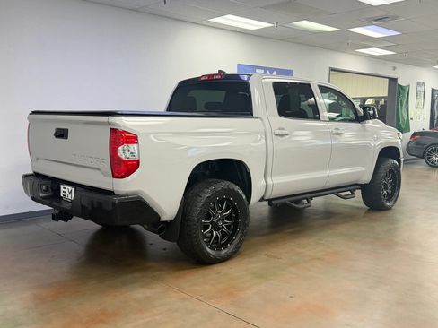 Used 2020 Toyota Tundra Limited w/ Limited Premium Package AWD/4WD image 6