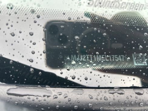 Used 2021 Lincoln Navigator Black Label w/ Cargo Convenience Package image 6