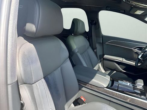 Used 2025 Audi A8 L 3.0T w/ Executive Package image 15