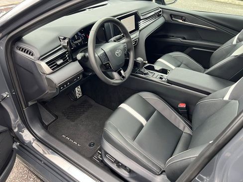 Used 2026 Toyota Camry SE w/ Convenience Package image 12