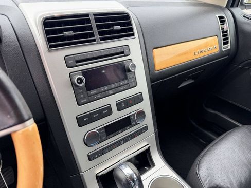 Used 2010 Lincoln MKX 2WD image 13