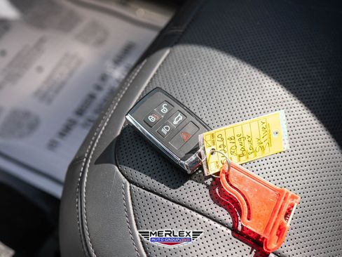 Used 2018 Land Rover Range Rover Long Wheelbase Supercharged image 57