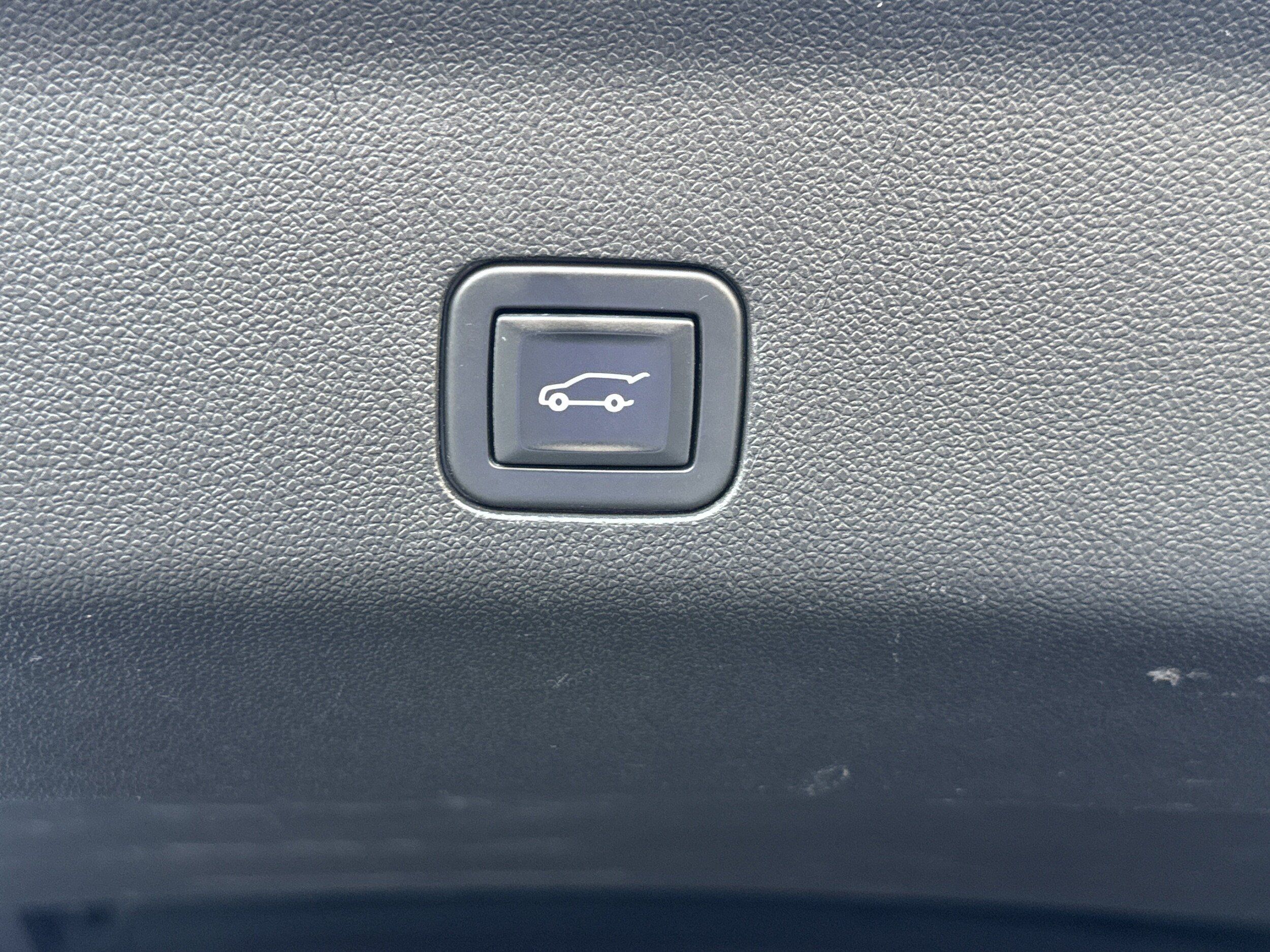Used 2021 Chevrolet Tahoe Z71 AWD/4WD image 14