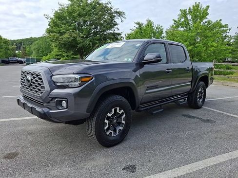 Certified 2023 Toyota Tacoma TRD Off-Road w/ Technology Package AWD/4WD image 3