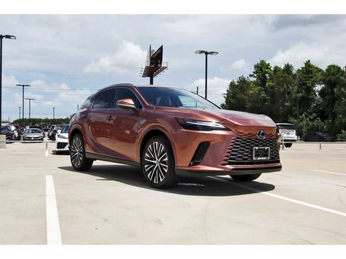 Used 2023 Lexus RX 350 Premium Plus w/ Cold Area Package FWD image 4