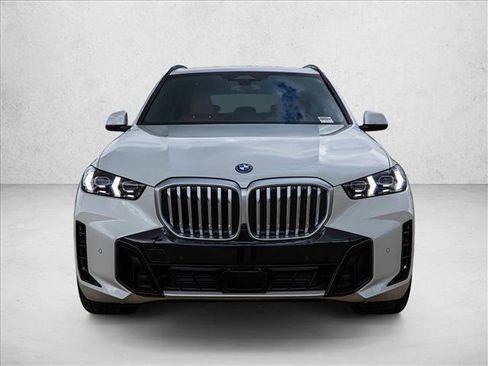Used 2026 BMW X5 xDrive50e w/ M Sport Package AWD/4WD image 2