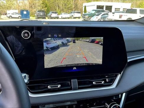 Used 2025 Chevrolet Equinox LT image 14